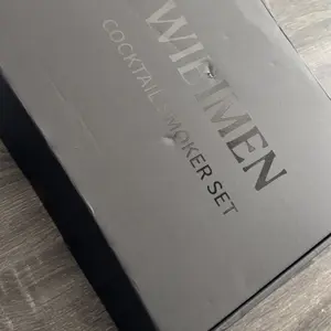 Whiskey Smoker Kit with 2 Clear Ice Molds– Old Fashioned Cocktail Smoker Kit, 6 Flavors Wood Chips, Clear Ice Cube Maker for Transparent Ice, Gift Set for Men, Bourbon Whiskey Gifts (Without Butane)