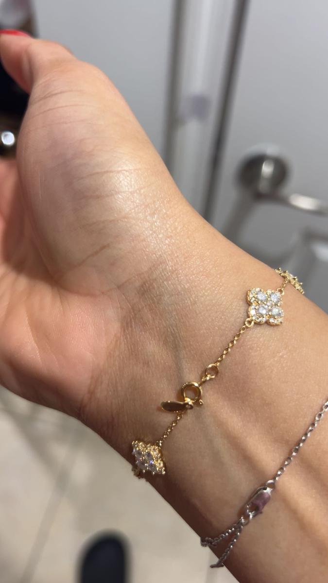 Item: White Moissanite Yellow Gold Color, 17cm