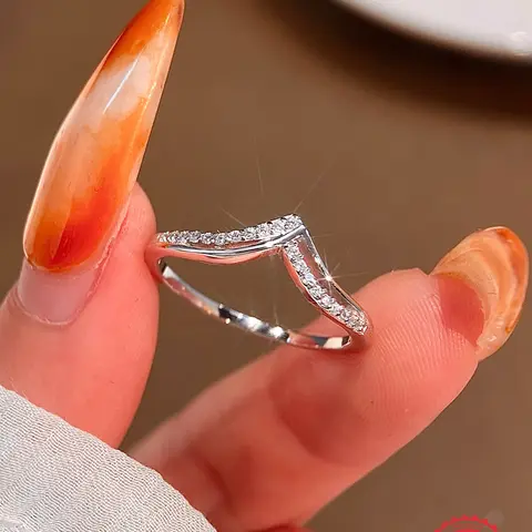 Elegant V-Shaped Zircon Ring for Women, Perfect Engagement and Daily Wear, Beautiful Jewelry Gift for Girlfriend, All Seasons Casual Style, Sparkling Rings