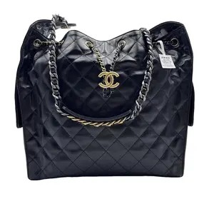 Pre-owned CHANEL HZ7 25 Bag Tote medium size — Black Crinkled Calfskin Shopping Bag with Mixed Metal Hardware 71661