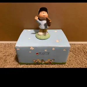 Westland Peanuts Collection Lucy Baseball Ceramic Figurine #8341