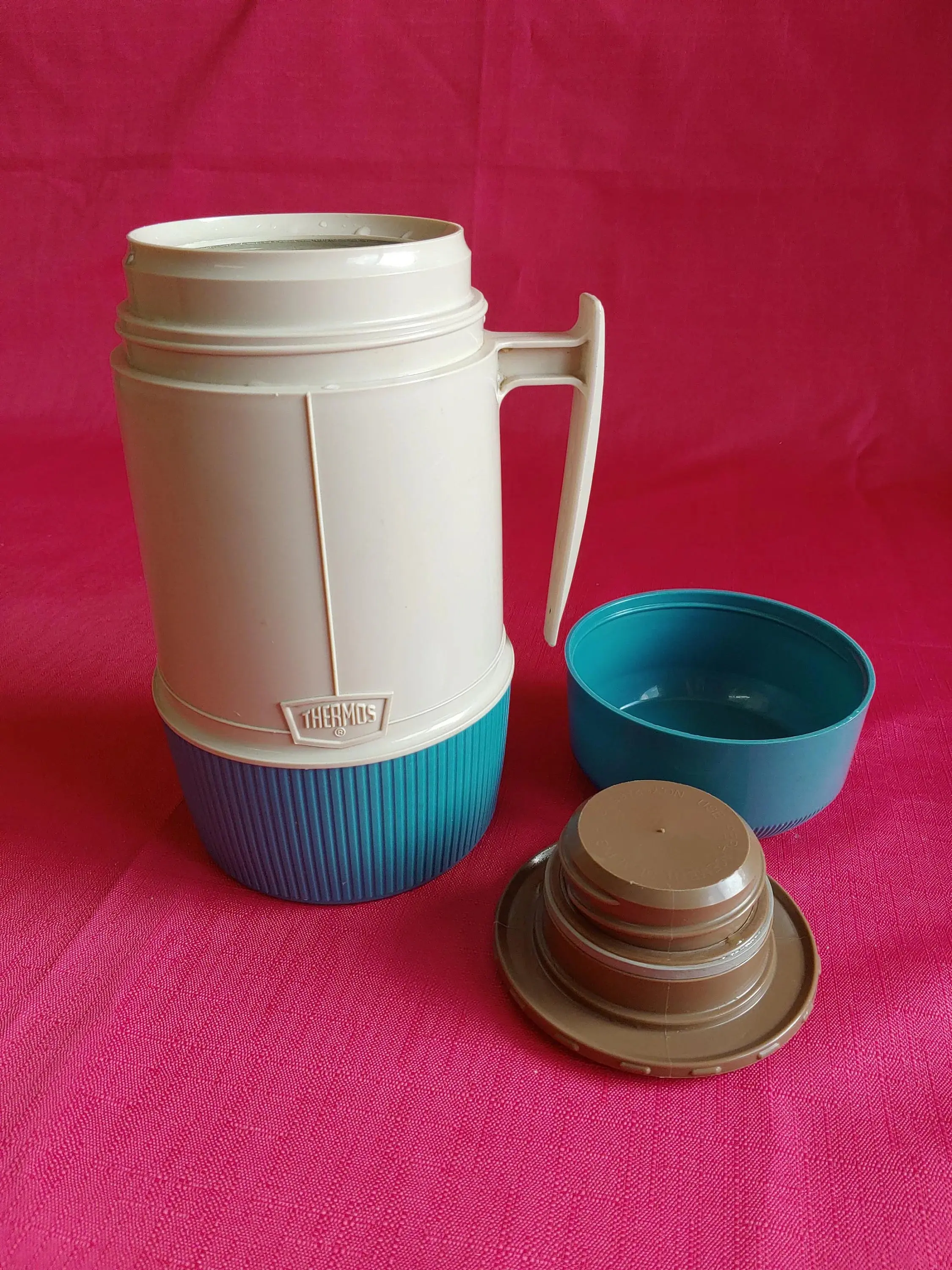 Vintage Retro Aqua & Tan Pint Thermos with Handle