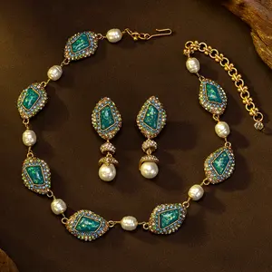 Vintage Green Gem & Pearl Jewelry Set - Necklace + Stud Earrings