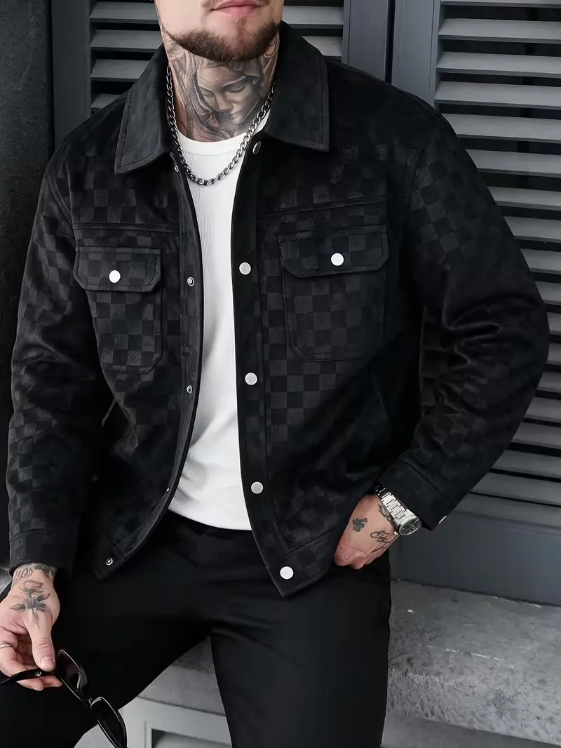 Men’s plaid turn-down collar workwear jacket, casual lightweight top with a workwear cut and turn-down collar, front metal snap closure, dual chest pockets with white contrast buttons, suitable for everyday wear, commuting, and street style.