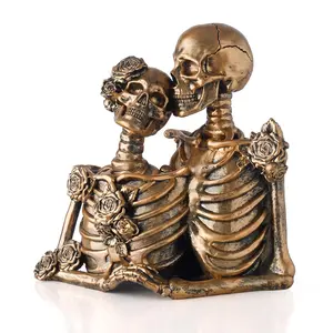 Gothic Resin Statue Vintage Gold Couple Holding Hands, Table Decor Gothic Home Decor Skeleton Decor Sculpture for Shelf Decor, Sitter Ornament for Bedroom Dark Decor
