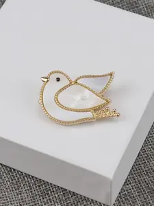 Shell Peace Dove Brooch Pin, Unisex Trendy Lapel Badge, All-Seasons Fashion Accessory, Versatile Daily Wear Jewelry