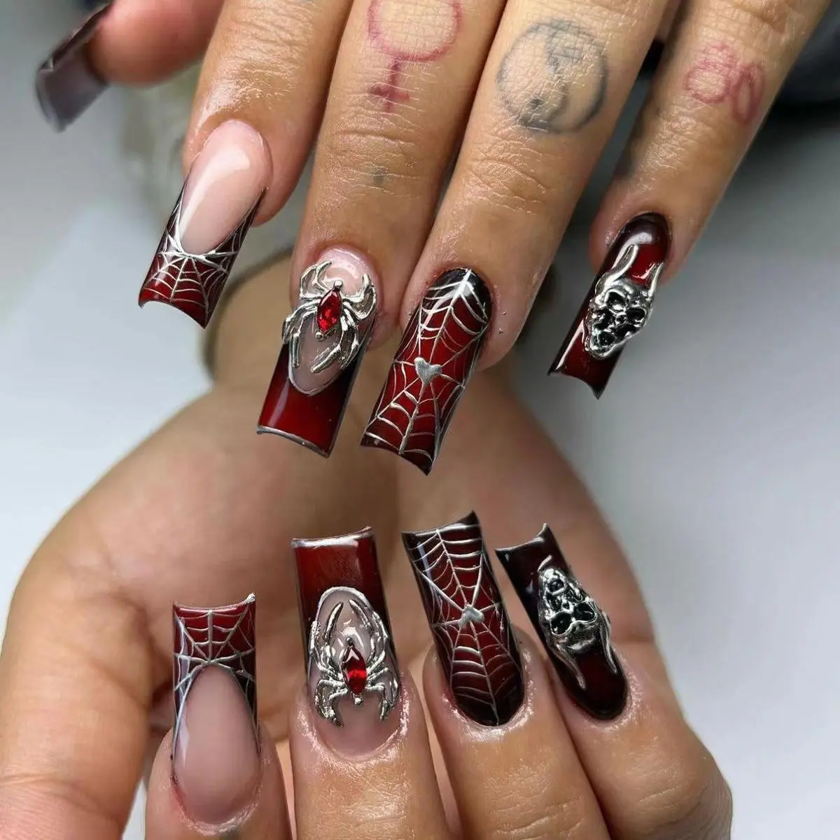 Spider Web Pattern Fake Nails Kit, 24pcs/set Long Square False Nails for Women & Girls DIY Nail Art, Effortless Press on Nails Manicure Set, Christmas Gift