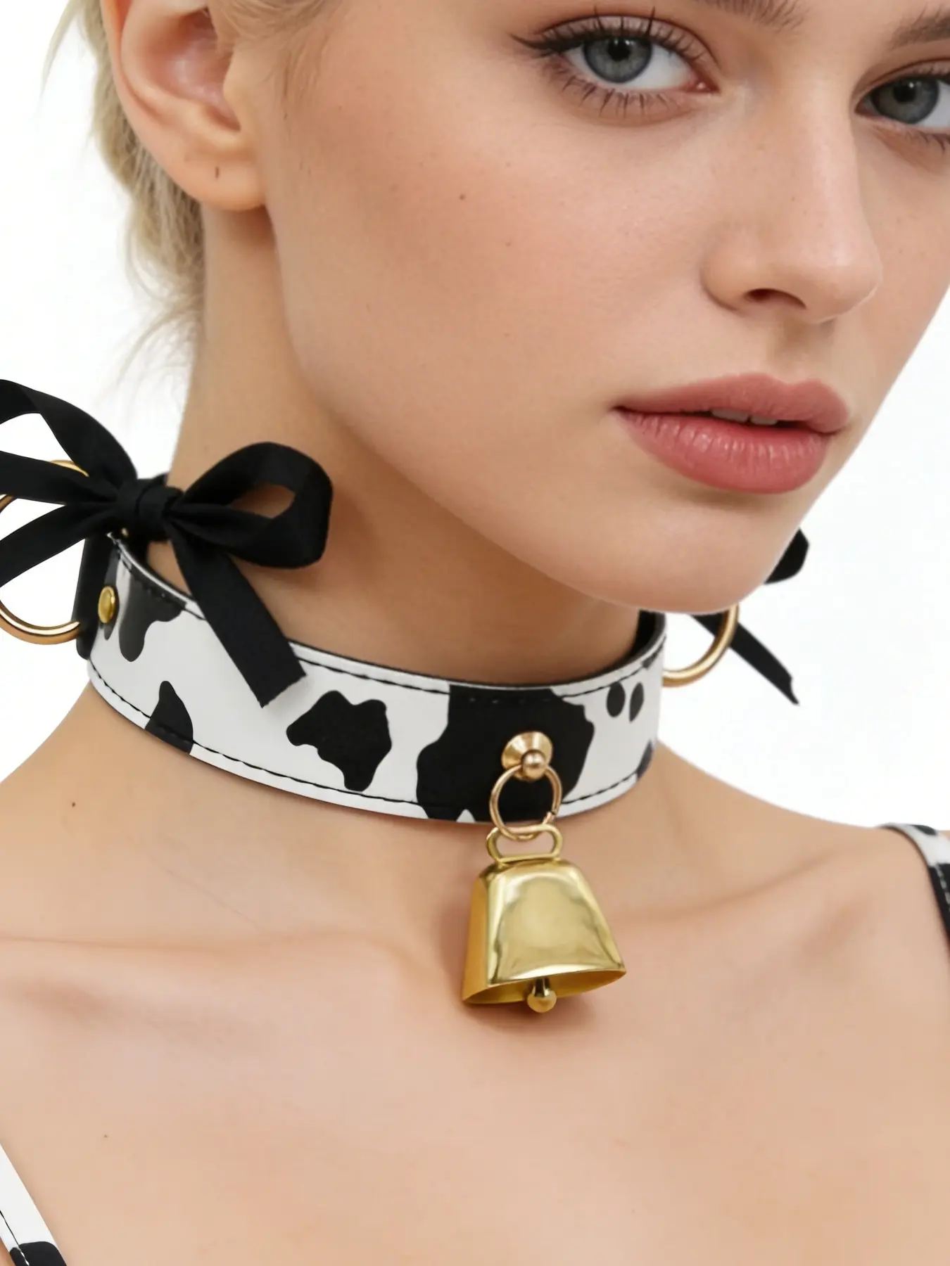 Cow Print Bow Charms Choker Alloy Fashion Necklace, Adjustable Bell Pendant, Sweet Cool Style Accessory for Women