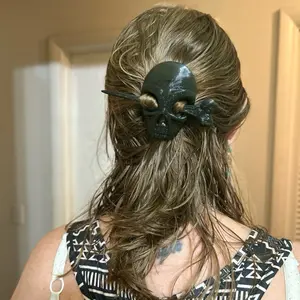 Skull and Bone Hair Pin - Unique Design for Stylish Hair Accessories