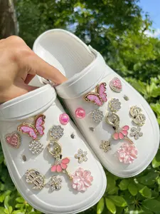 20 Girl Butterfly Sequins Shoe Decoration Kit, Fits Hollow Sandals, Flip Flops, Beach Shoes, Slippers, All Seasons, Holiday Gift