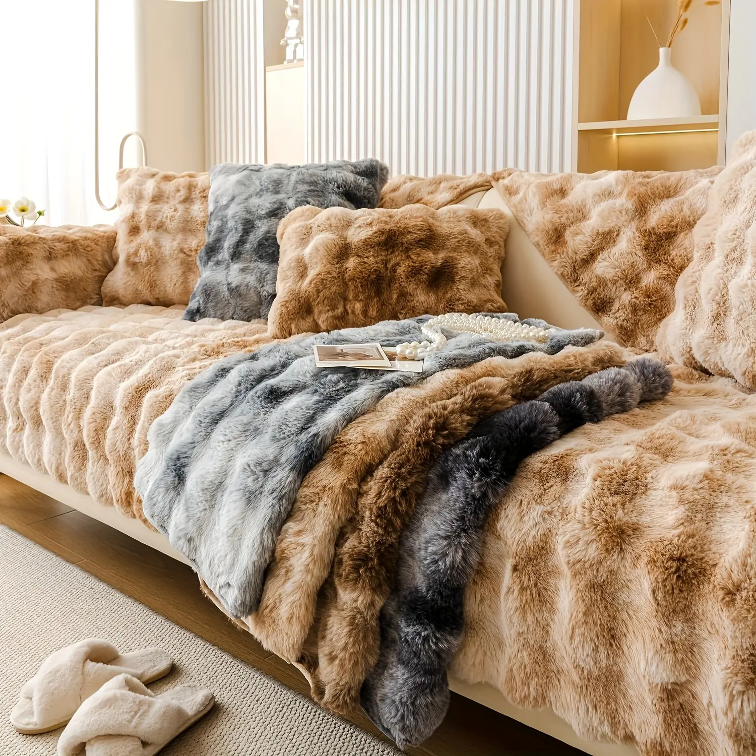 1pc Luxurious Gradient Faux Rabbit Fur Sofa Cover - Pet-Friendly, Washable Fur Cover, Thick Plush Anti-Slip Couch Protector for Living Room, Bedroom, Office Decor, Soft Sofa Protector, Sofa Protector Slipcover