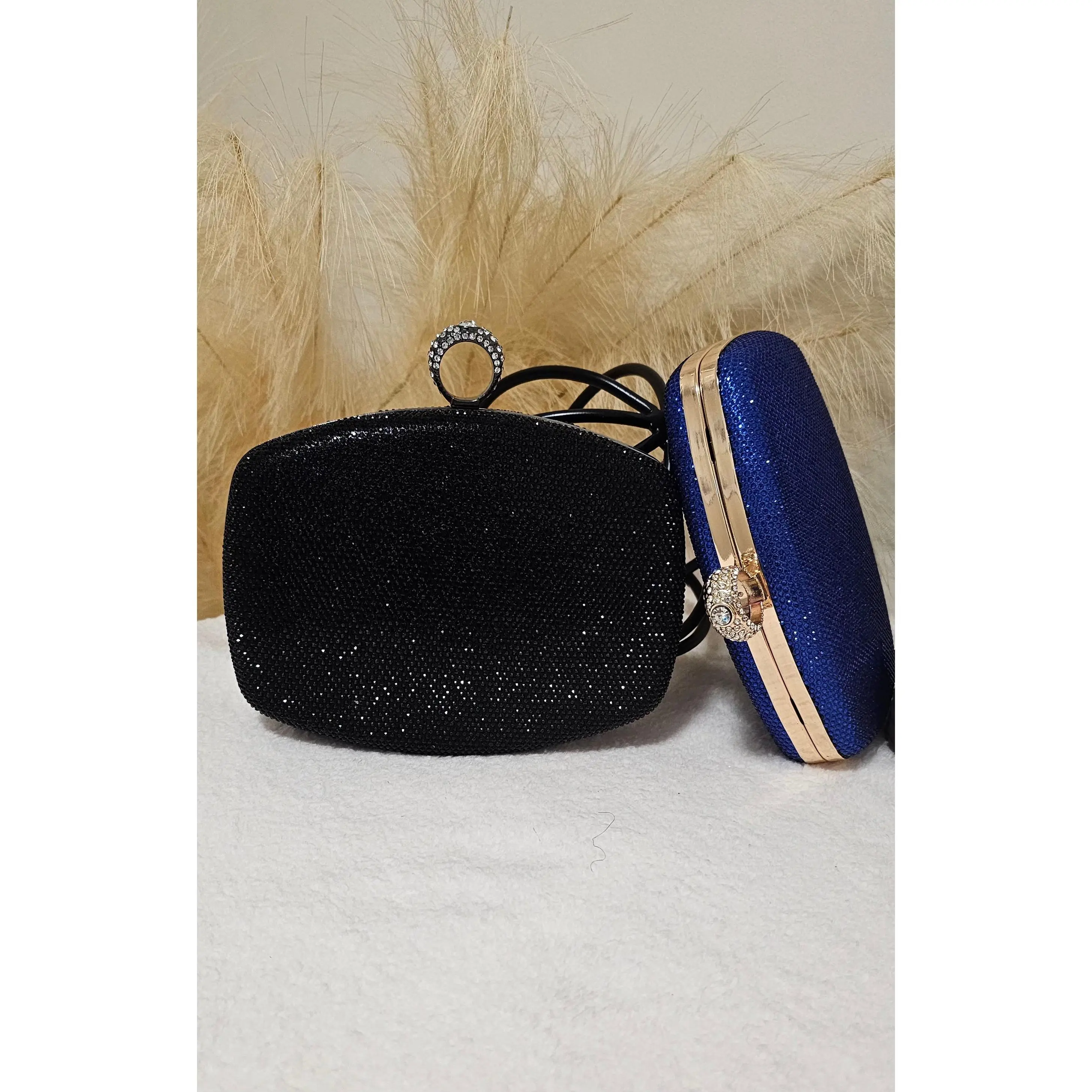 Glamorous Midnight Black Sequin Clutch - Stylish Evening Bag with Sparkling Sequins and Elegant Design
