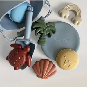 Little Beaver Boxy: Multisensory beach toys for babies and kids, ideal for stimulating creativity and fine motor skills during sensory play in the sand or at the beach