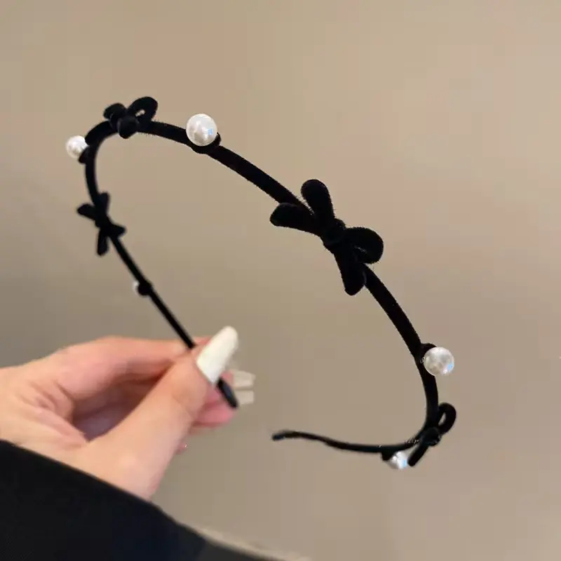 Bow Pearl Headband – Cute & Stylish Hair Accessory for Everyday Outfits, Dates & Effortless Chic Looks