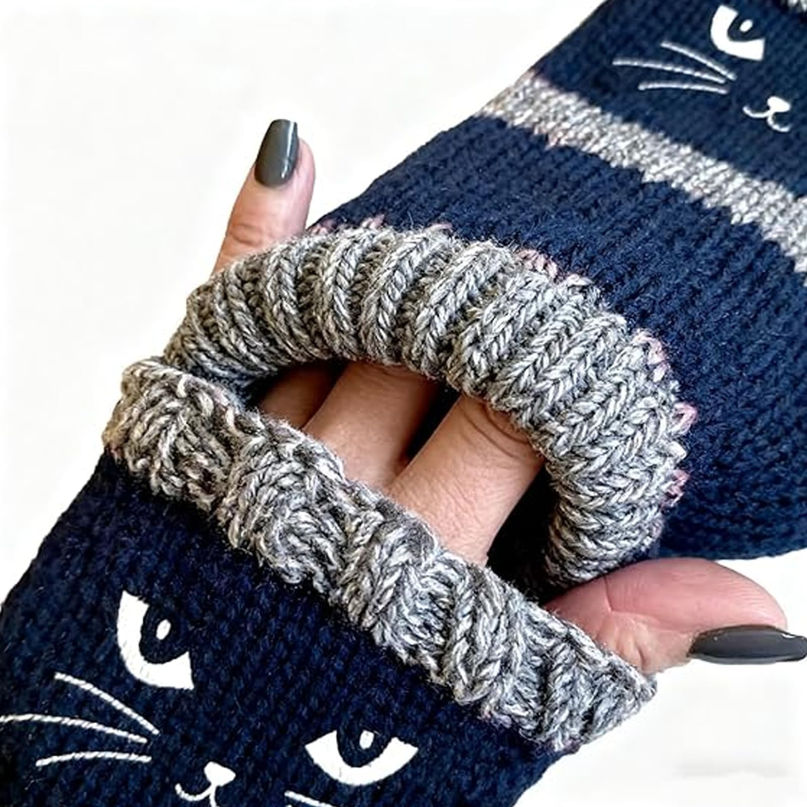 [Buy One Get One Free] These ladies' knitted fingerless gloves with cute cat embroidery patterns are comfortable and fashionable gloves suitable for casual spring wear and festive occasions.