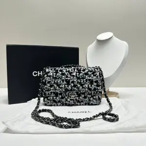 Pre-owned CHANEL Calfskin Crossbody Bags Sequin Rectangular Single Flap Black CPU1029