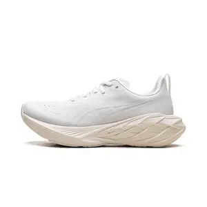 Novablast 4 "White / White" 1011B693 102