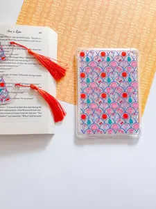 Scalloped Summer Kindle Case