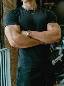 Men's European Style Fitness T-Shirt, Sporty Mesh Patch Slim Fit, High Elasticity Quick-Dry Breathable Fabric, Ideal for Gym Training