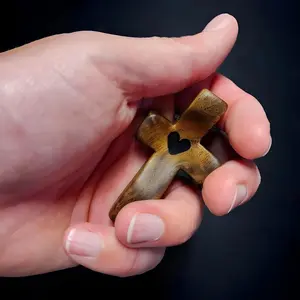 Wooden Cross Fidget Wood Prayer Pocket Cross My Heart Encouragement Gift for Children and Adults Decor
