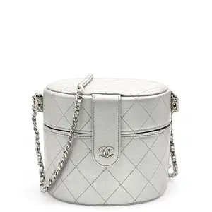 Pre-owned CHANEL Leather Tote Bags With Chain Mini Vanity Case Metallic Lambskin Silver (0219n8)