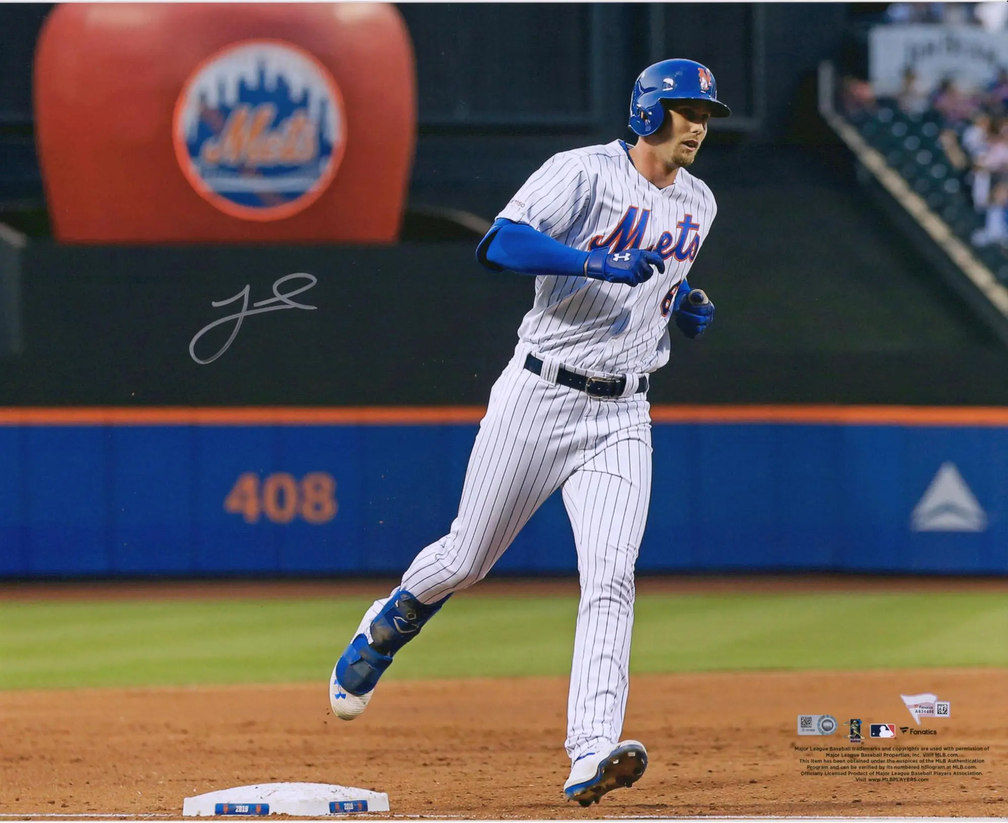 Jeff McNeil New York Mets Autographed 16" x 20" Apple Photograph - Fanatics Authentic Certified