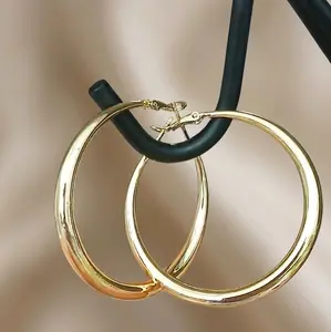 Yudy&Sussy Gold Color Hoop Earrings for Women - Simple Design, Perfect for Everyday Wear, Elegant and Timeless