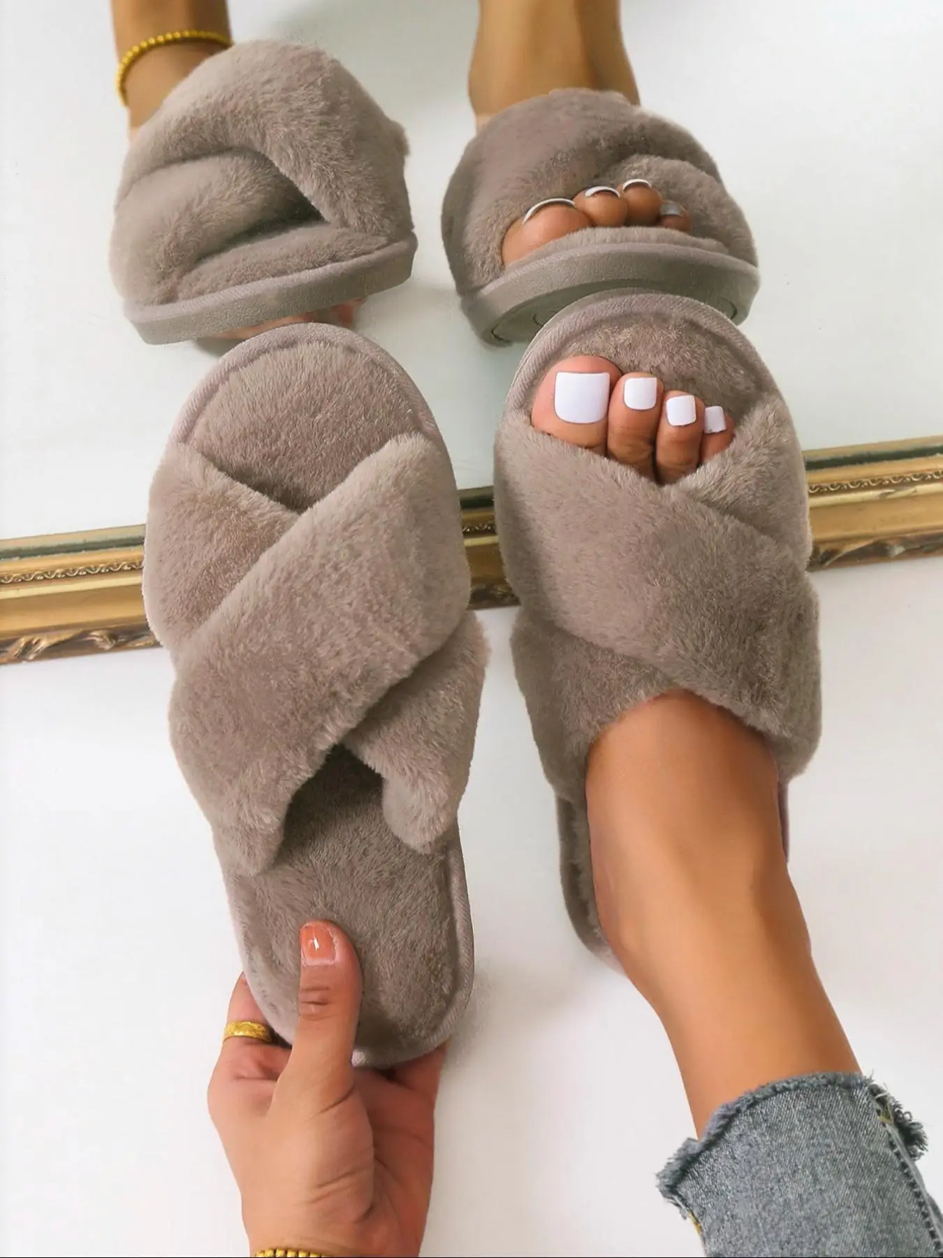 Women's Solid Color Faux Fur Elegant Slippers, Soft Plush Home Slippers, Ladies Casual Breathable Slides Slippers, Cross Strap Slippers for Home Indoo