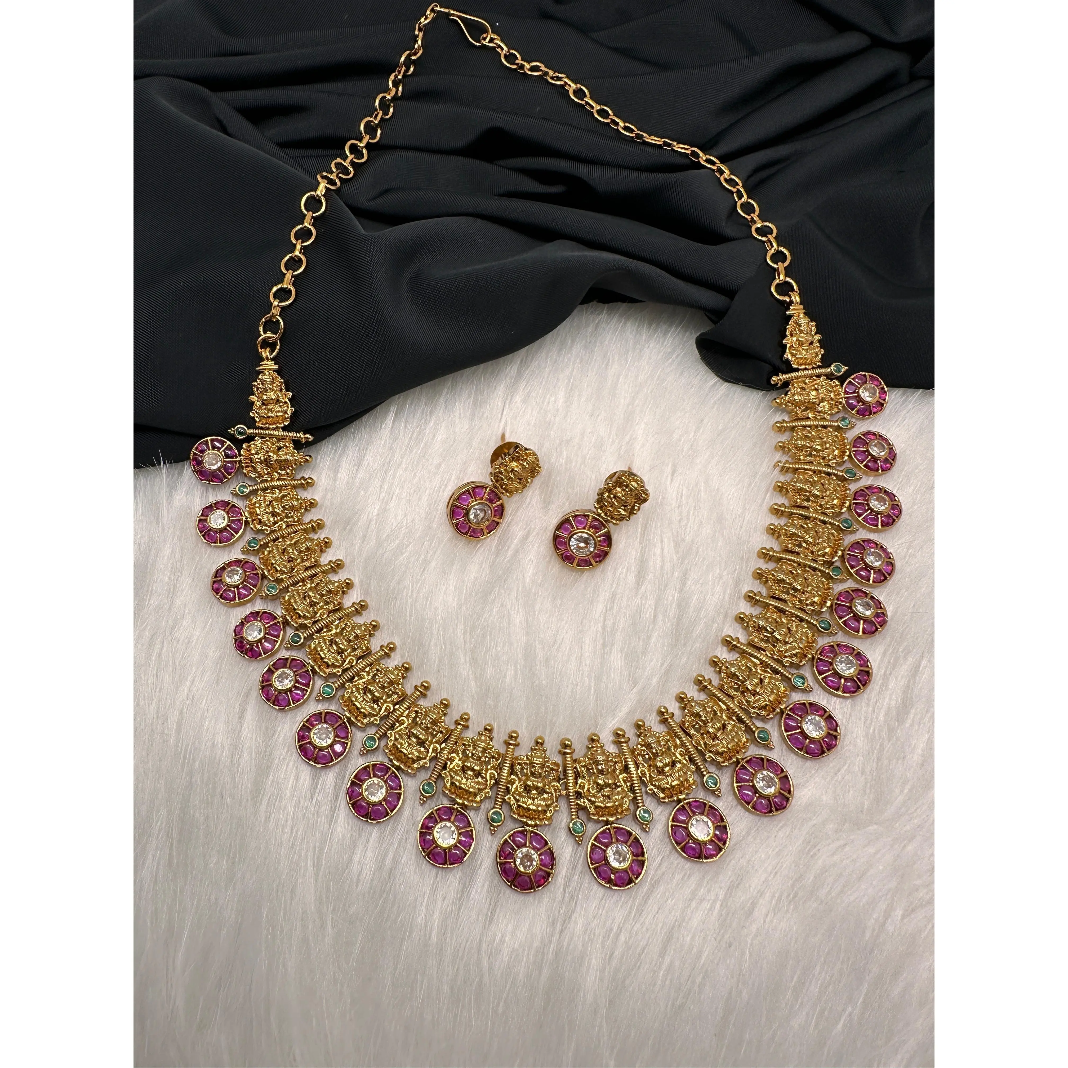 Kempu Goddess Lakshmi Bottu Necklace