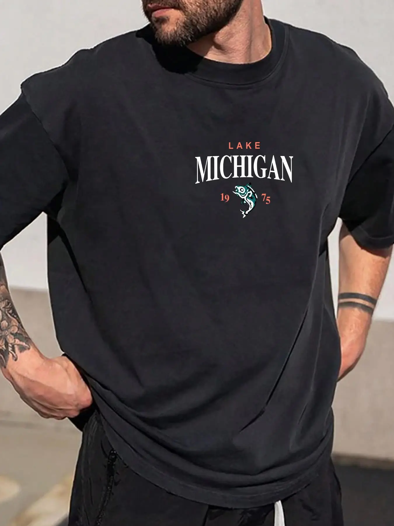 Men's Letter & Fish Print Drop Shoulder Tee, Regular Fit Manfinity Homme Loose Fit Short Sleeve Round Neck T-Shirt, Men's Top for All Seasons