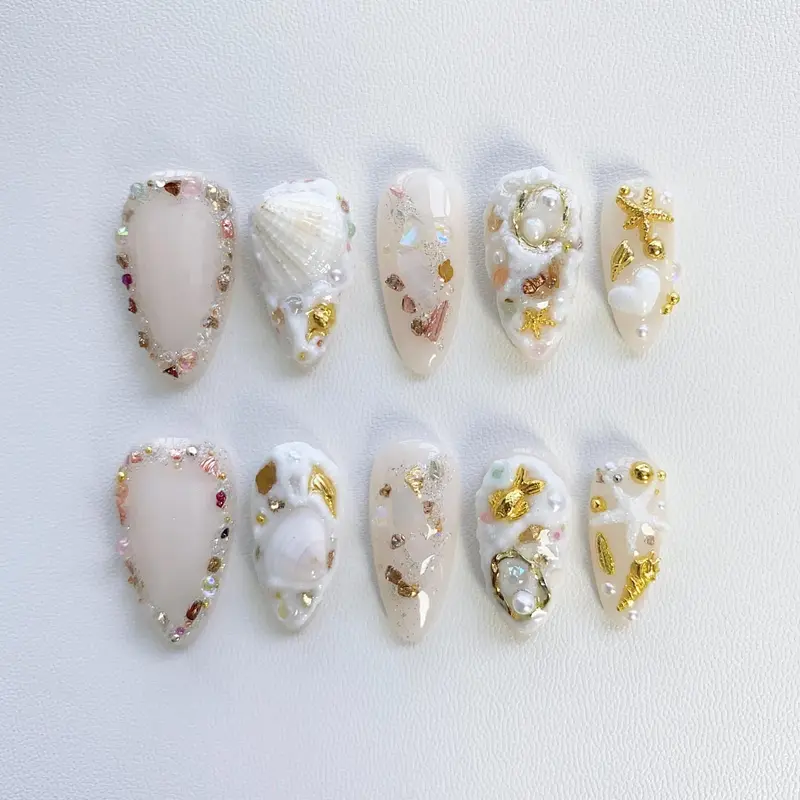 White & Gold press on nails long almond nails/shell nails/Princess nails/Elegant nails/birthday nails/white nails/gold nails/winter nails