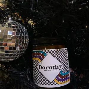 4 oz Hand-Poured Coconut/Soy Wood-wick Candle: “Dorothy” - Apple, Clover & Honey
