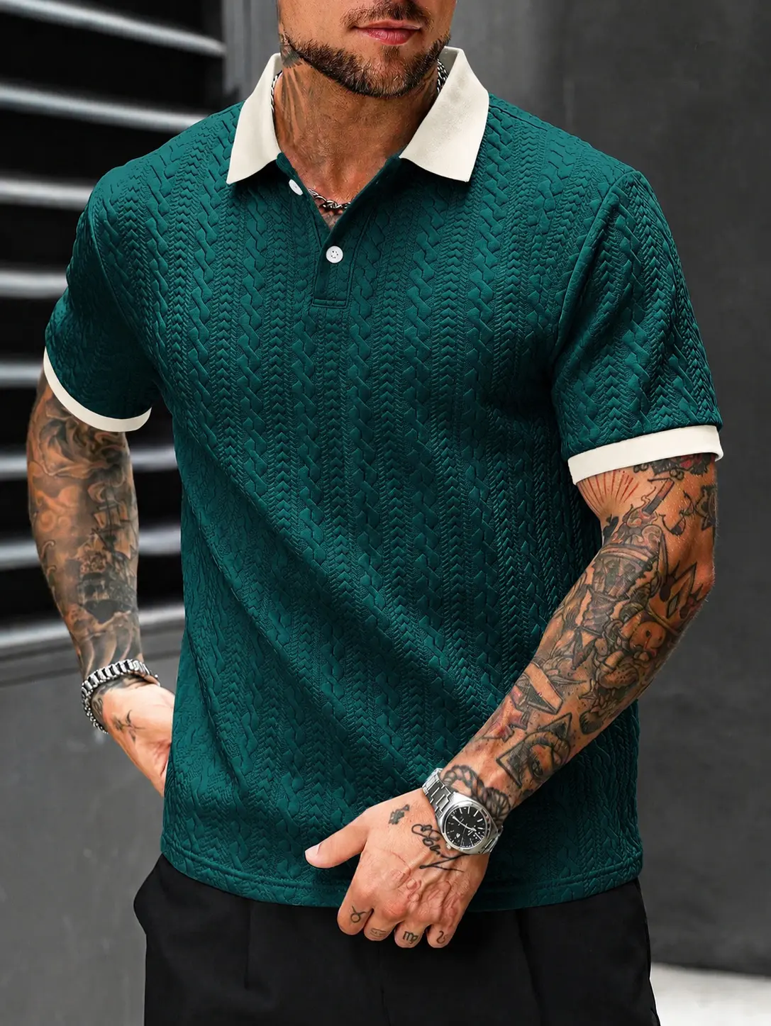 Men’s cable-texture polo shirt featuring a contrast collar and sleeve cuffs; V-neck short-sleeve casual T-shirt made from breathable fabric, suitable for everyday summer wear and light business settings.polo shirt