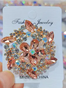 Elegant Rhinestone Flower Brooch for Women, Alloy Scarf Clip, Versatile Pearl Pin, Artificial Zircon Jewelry, Party Wedding Accessory