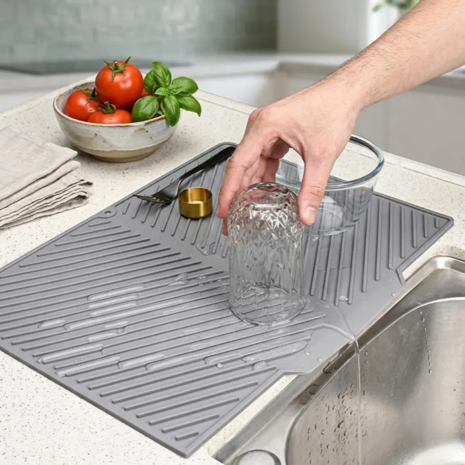 Liquid Silicone Dish Drying Mat with Built-in Drain Lip - 42*25cm Water Proof Anti-Slip Heat Resistant Tableware Mat, Easy-Clean Fast Drainage Design for Kitchen Counter, Multi-Use Placemats & Coasters, Anti-Slip Waterproof Placemats & Coasters