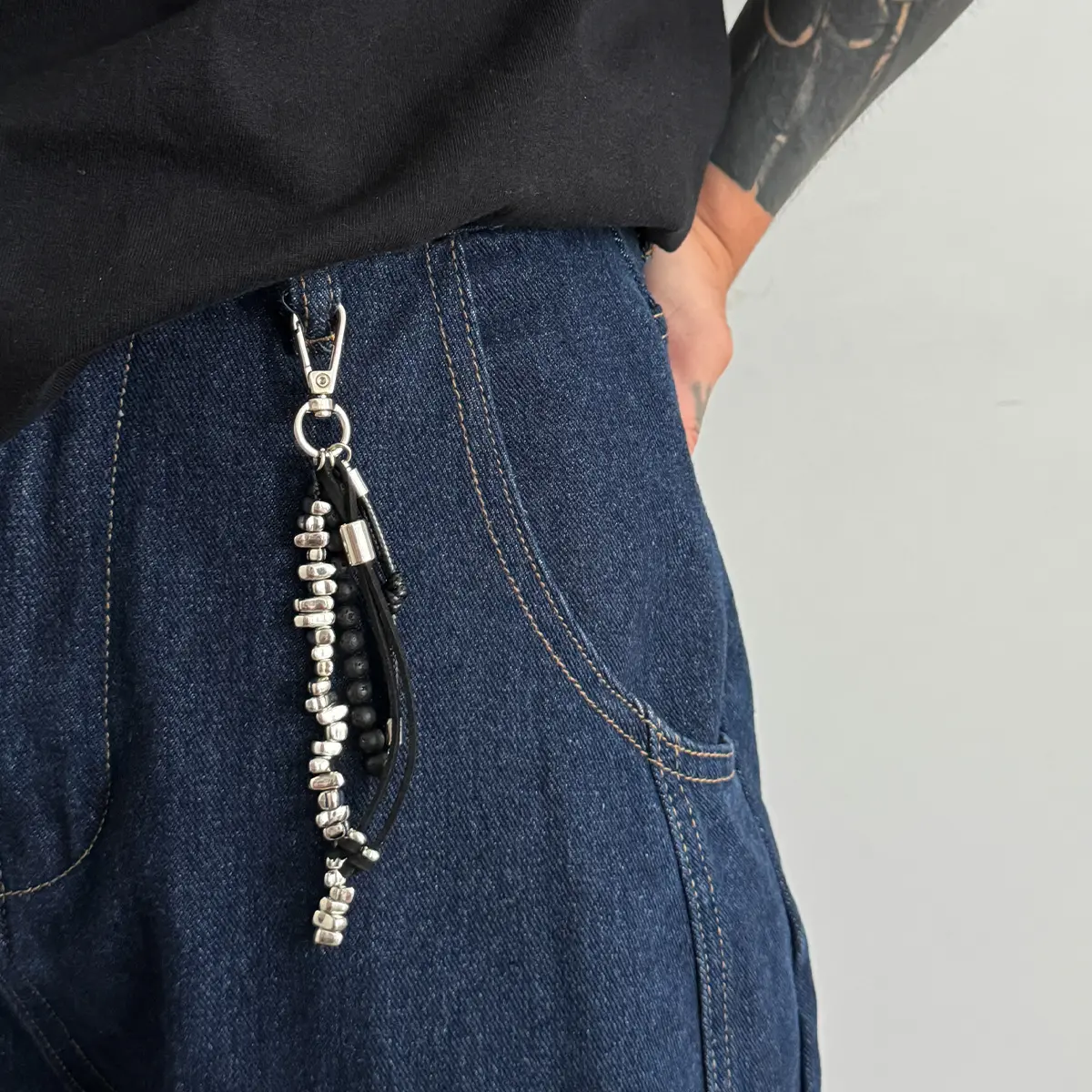 Male Dual-Strand Beaded Jean Chain Keychain - Irregular Silver Chip Beads, Lava Rock, Leather Tassel Clip-On Pants Charm, Heavy-Duty Durable Vintage Punk Streetwear Accessory for Music Festival & Daily Styling, Sturdy