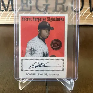 Dontrelle Willis - 2004 Topps Cracker Jack Surprise Signatures On Card Auto Mini #CJA-DW