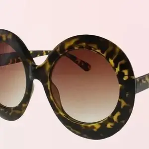 Bumblebee Women's Fashion Sunglasses - Leopard Print Frame with Brown Gradient Lenses for Female Users - Unique Stylish Choice