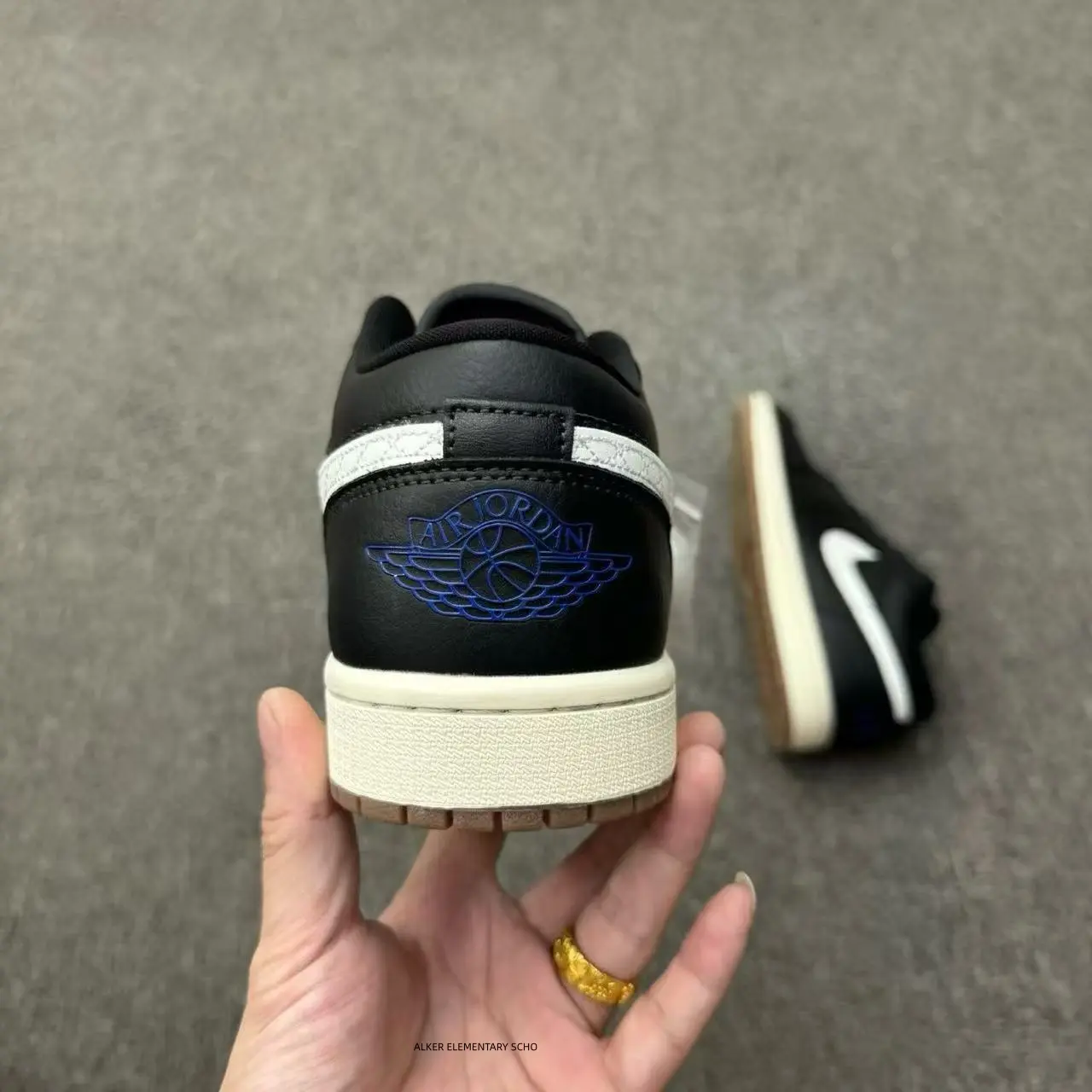 Retro Hip‑Hop Low‑Top Casual Sneakers For Couples, Black Full‑Grain Leather Shoes With Extra Replacement Laces, Cushioned Cream Midsole For Street Hangouts, Daily Commute & Trend‑Focused Street Looks