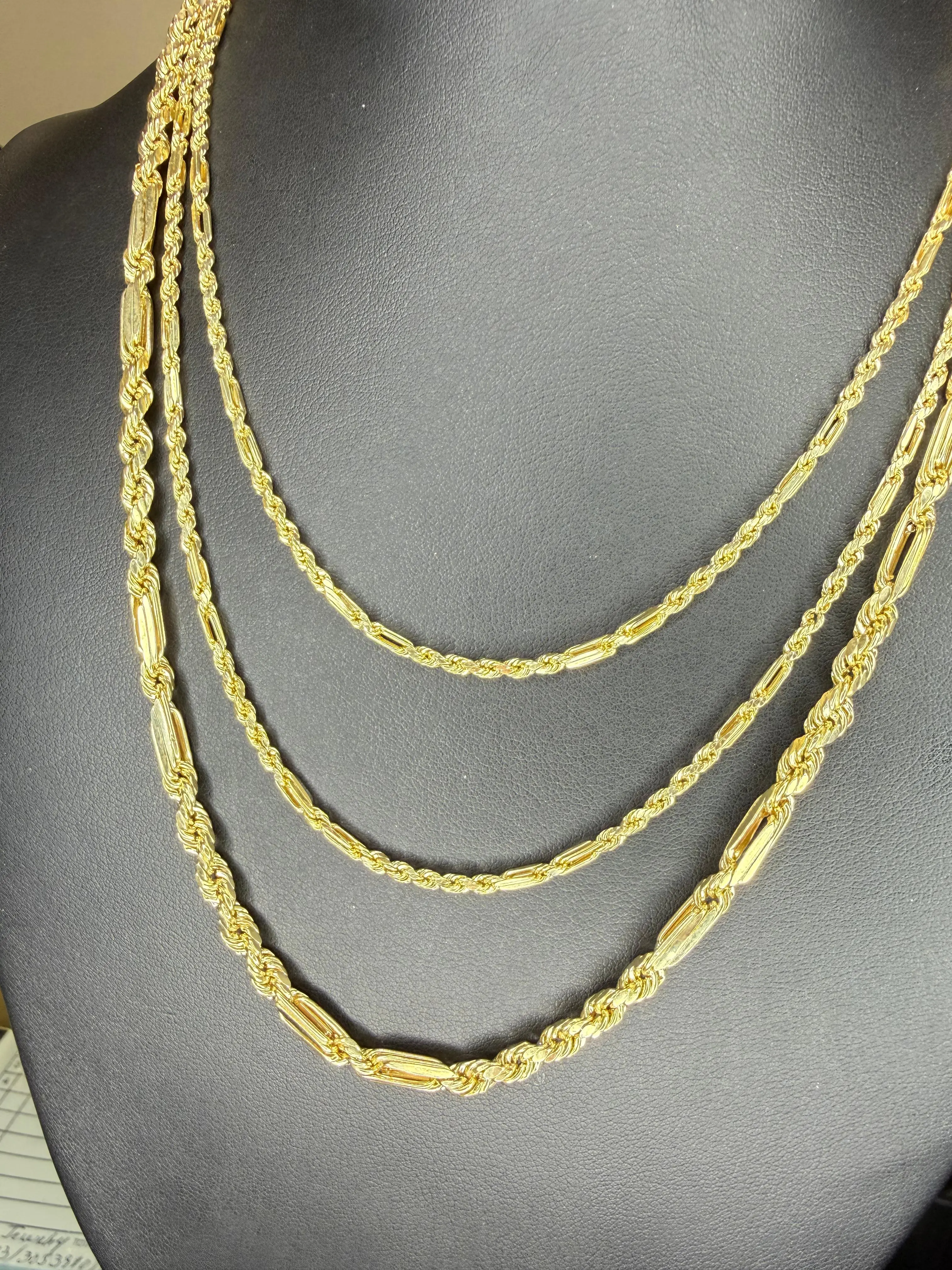 Elegantes cadenas estilo milano en oro real 10k