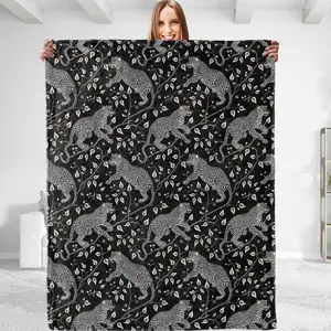Aesthetic cheetah blanket, soFt, cozy light Flange blanket, warm and FluFFy, perFect For women and men 50×60