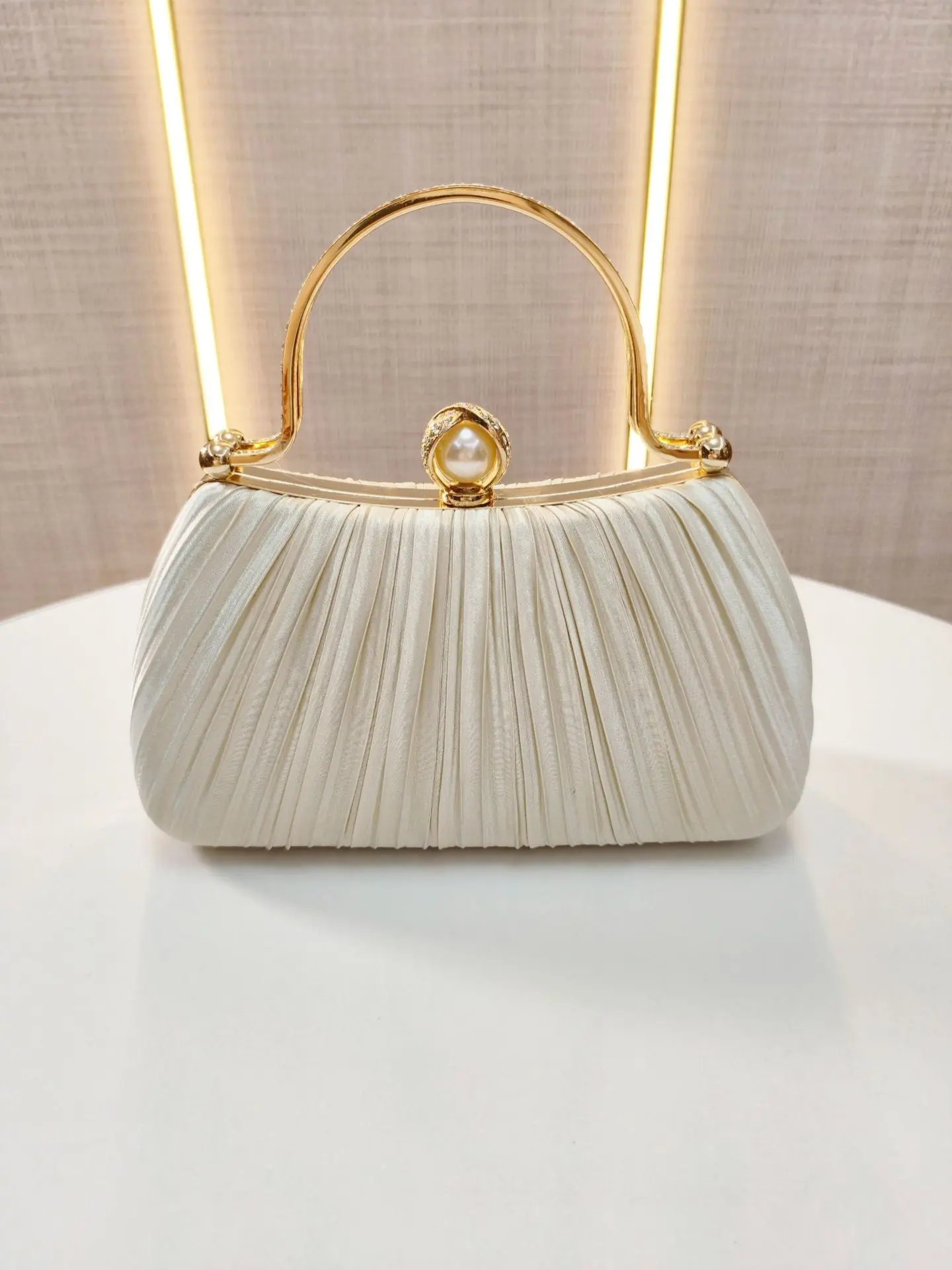Elegant Handheld Evening Bag for Women, Glossy Handbag, Fashionable Handbag, Formal Party Crossbody Bag, Wedding Cocktail Luxury Designer Clutch, All Seasons Solid Pattern