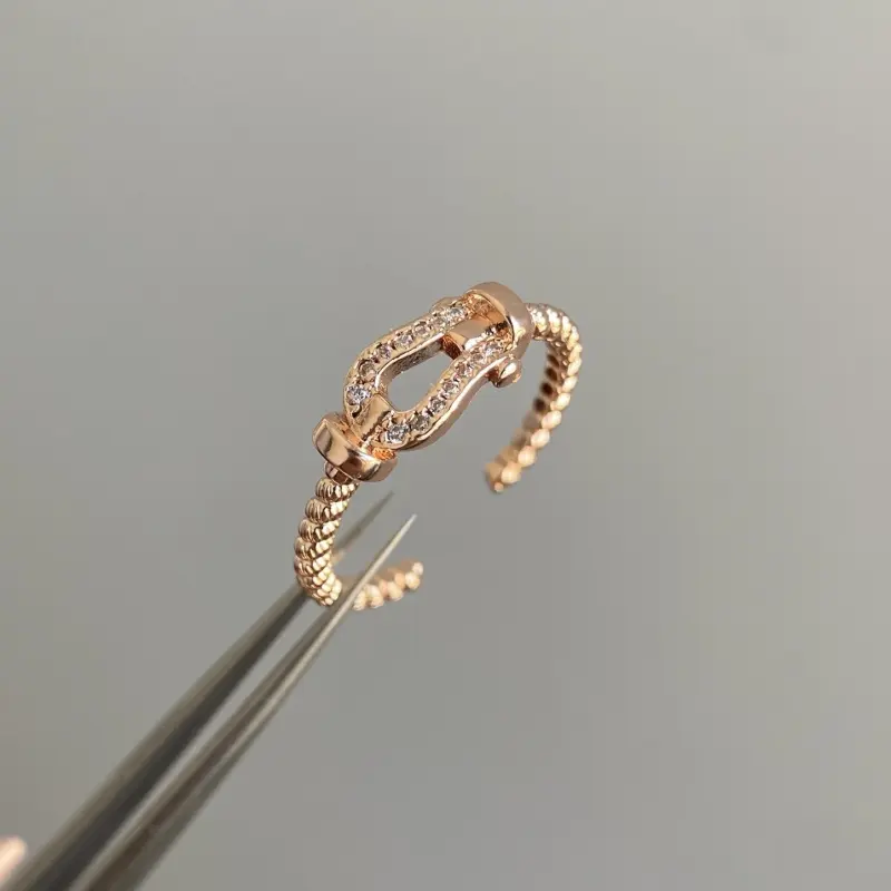 Rose gold horseshoe buckle ring