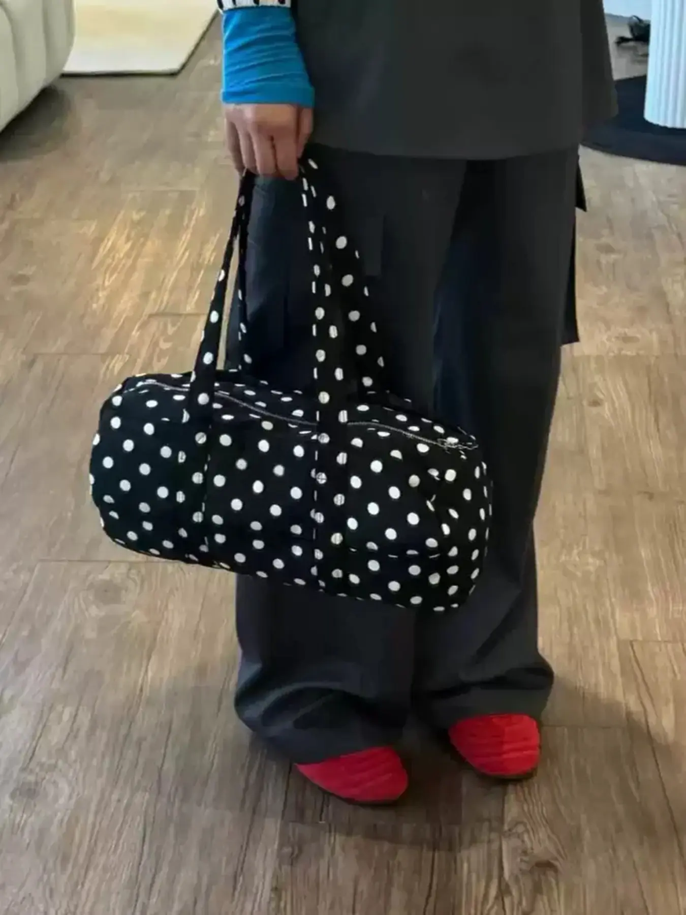 Artsy bag, artistic style retro polka dot cylindrical handbag, practical texture, large capacity, niche design vintage shoulder bag, lightweight and easy to carry, Daily Commute Bag, suitable for commuting to work, outdoor travel