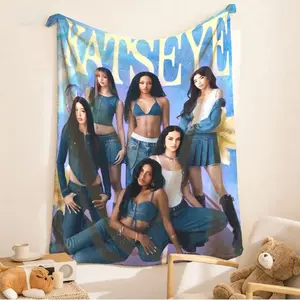 Katseye Flannel Slogan Print Blanket, Large Size, Soft and Lightweight, Perfect for Bed, Sofa, Office, Camping, Travel, Valentine's Day Gift, Figure Print Blanket-