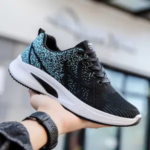 New men's sports shoes with soft soles, comfortable running shoes, breathable fly-knit fabric shoes, popular cross-border export sports and casual shoes