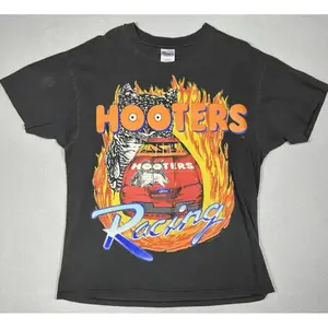Vintage original 1995 Hooters Racing Breakthrough T-shirt, fun-filled retro Nascar aesthetic pattern T-shirt, 90s aesthetic racing fan top, stylish oversized racing classic design, high-quality thick cotton classic clothing.Unisex