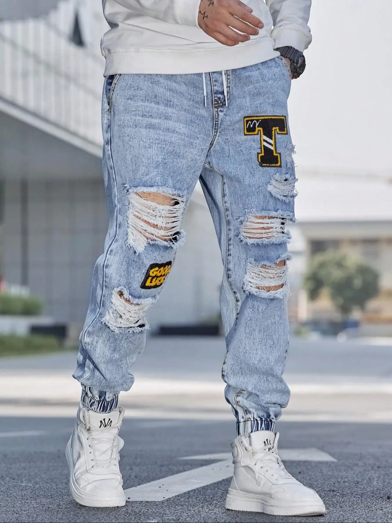 Men's Patched Ripped Drawstring Waist Jeans, Loose Casual Fashion Street Jeans for Daily Wear, Men's Trousers for All Seasons