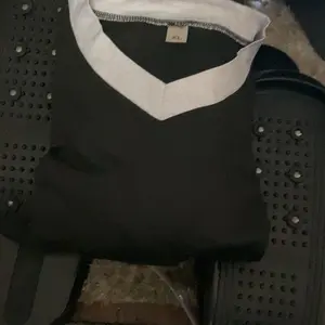 Men's Summer Casual Fitted Sleep Robe, Solid Color V-Neck Polyester Blend, Comfortable Loungewear for Men, Lightweight & Breathable Fabric, Nightwear