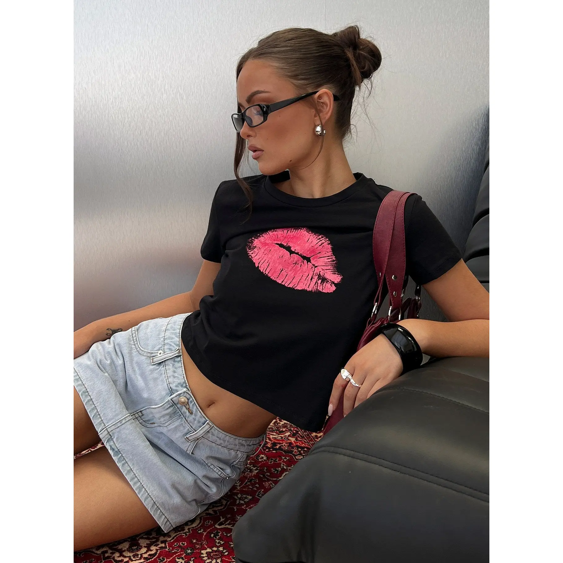 Kiss Kiss Graphic Baby Tee Black
